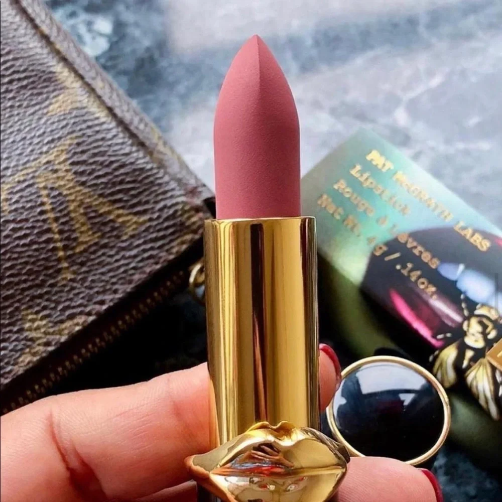 💄 Pat McGrath Labs MatteTrance™ Lipstick in shade OMI